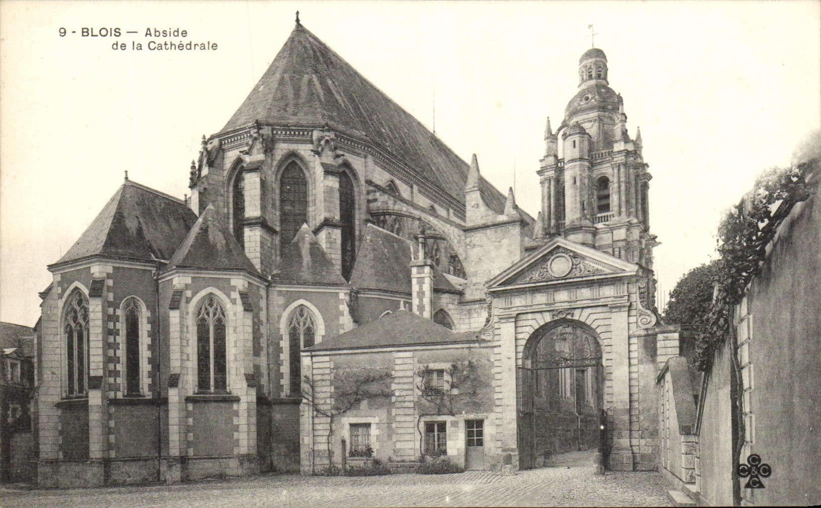 CPA Blois Abside de la Cathedrale