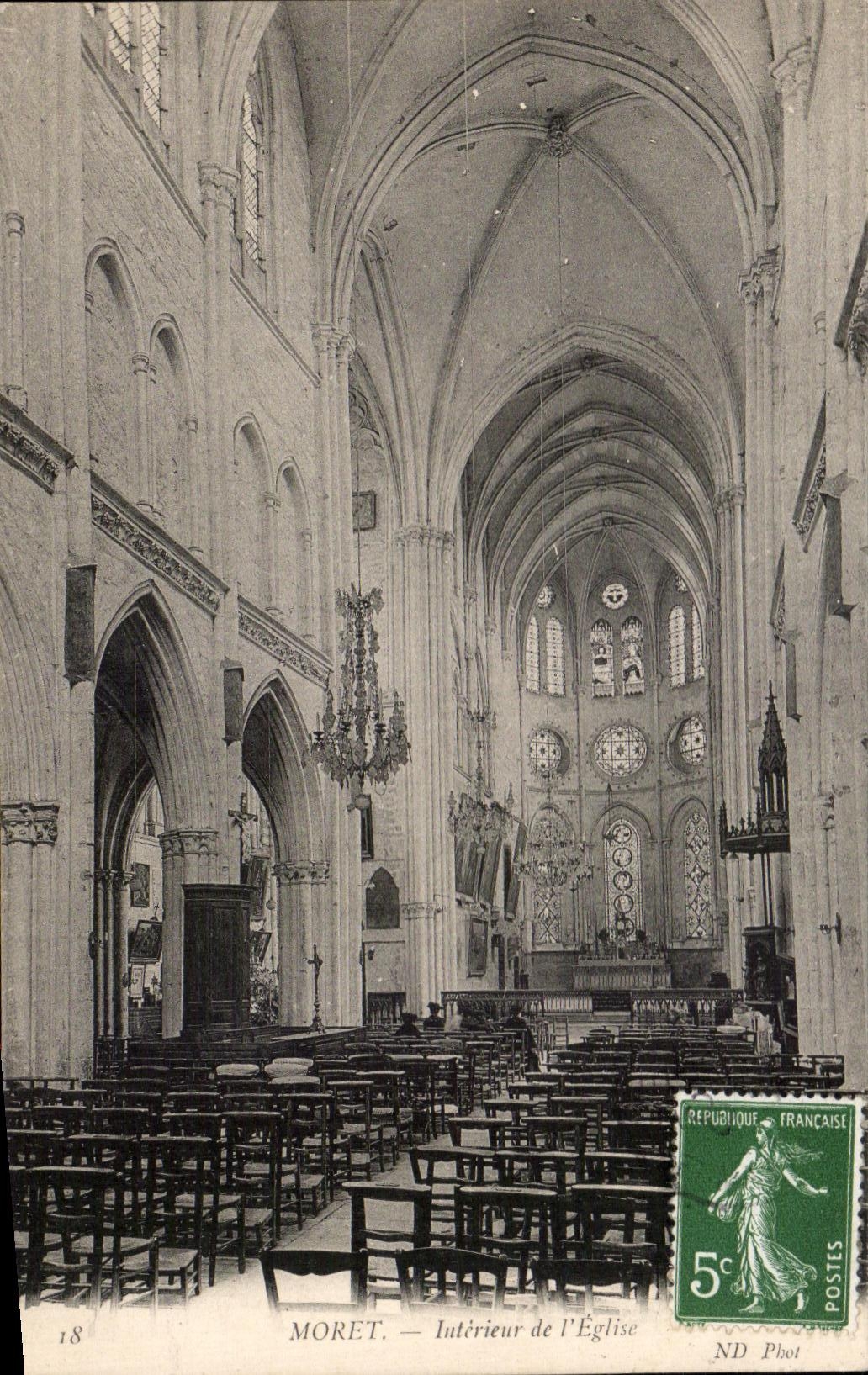 CPA Moret Interieur de l'Eglise 