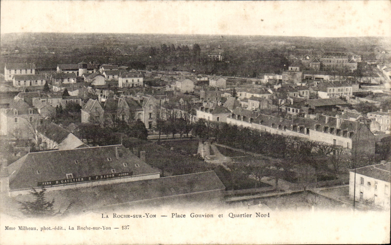 CPA La Roche Sur Yon Place Gouvion et Quartier Nord