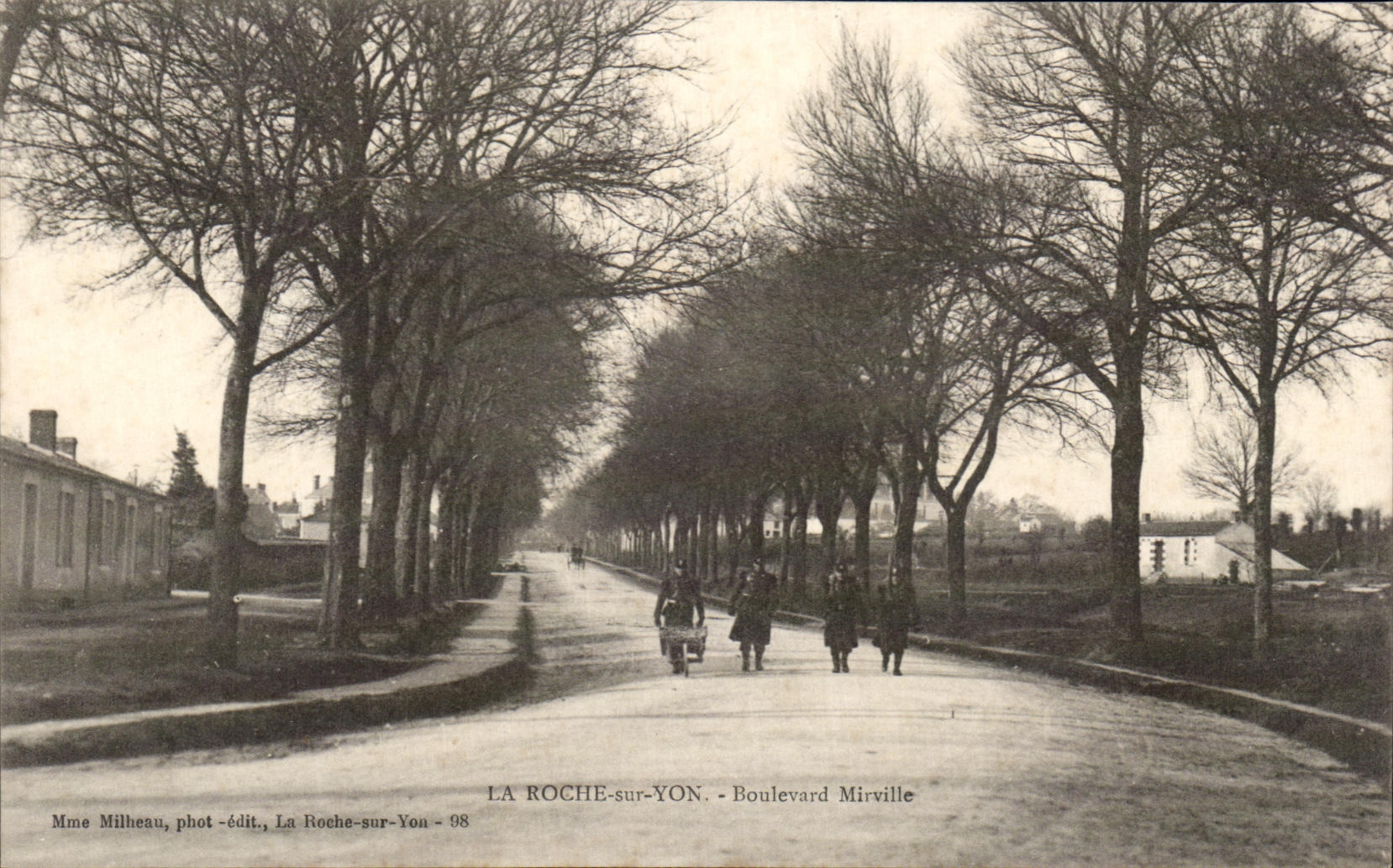 La Roche-sur-Yon — Boulevard Mirville — Mme Milheau, phot-édit, La Roche-sur-Yon - 98