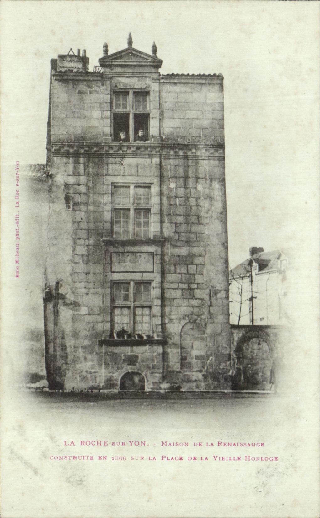 CPA La Roche Sur Yon Maison de La Renaissance 