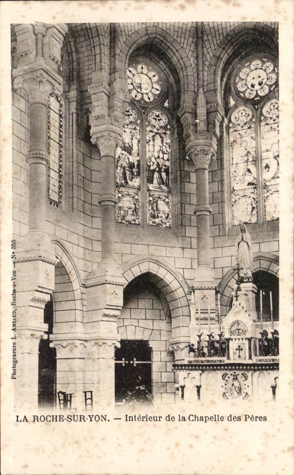 CPA La Roche Sur Yon Interieur de la Chapelle des Peres 