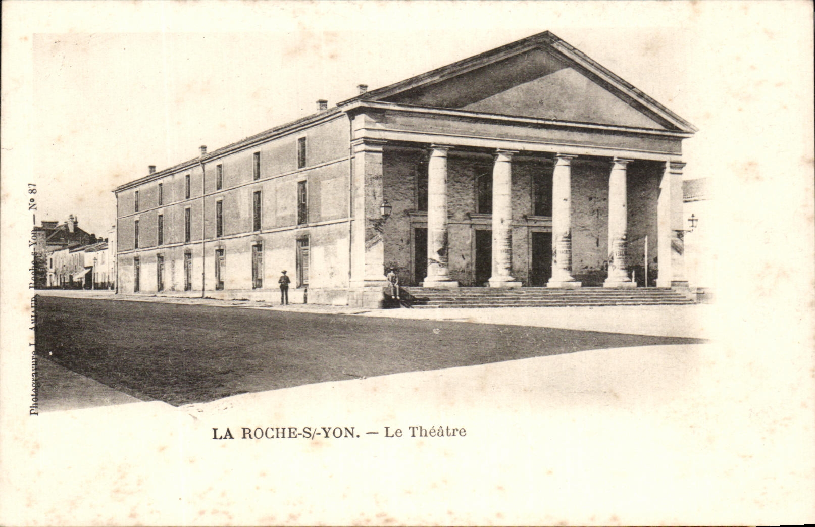 La Roche-sur-Yon — Le Théâtre — Photocaméra L. Autin Roches-Yon — N° 87