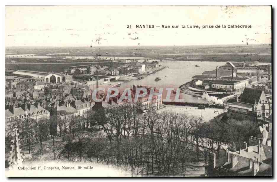CPA Nantes Vue sur la Loire prise de la Cathedrale Train Manufacture Biscuits Lu