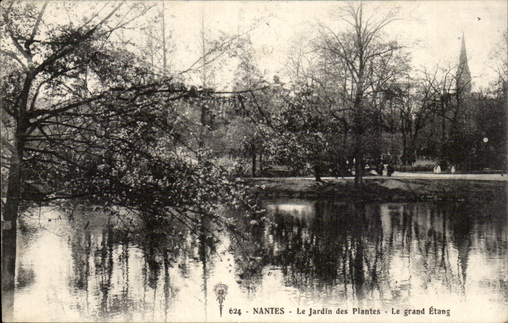 CPA Nantes Le Jardin des Plantes Le grand Etang