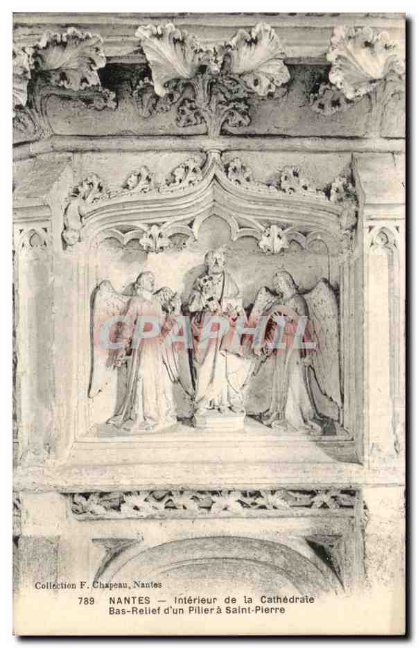 CPA Nantes Interieur de la Cathedrale bas Reilef d'un Piller a Saint Pierre