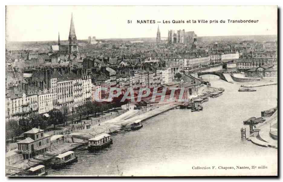 CPA Nantes Les Quais et la Ville pris du Transbordeur