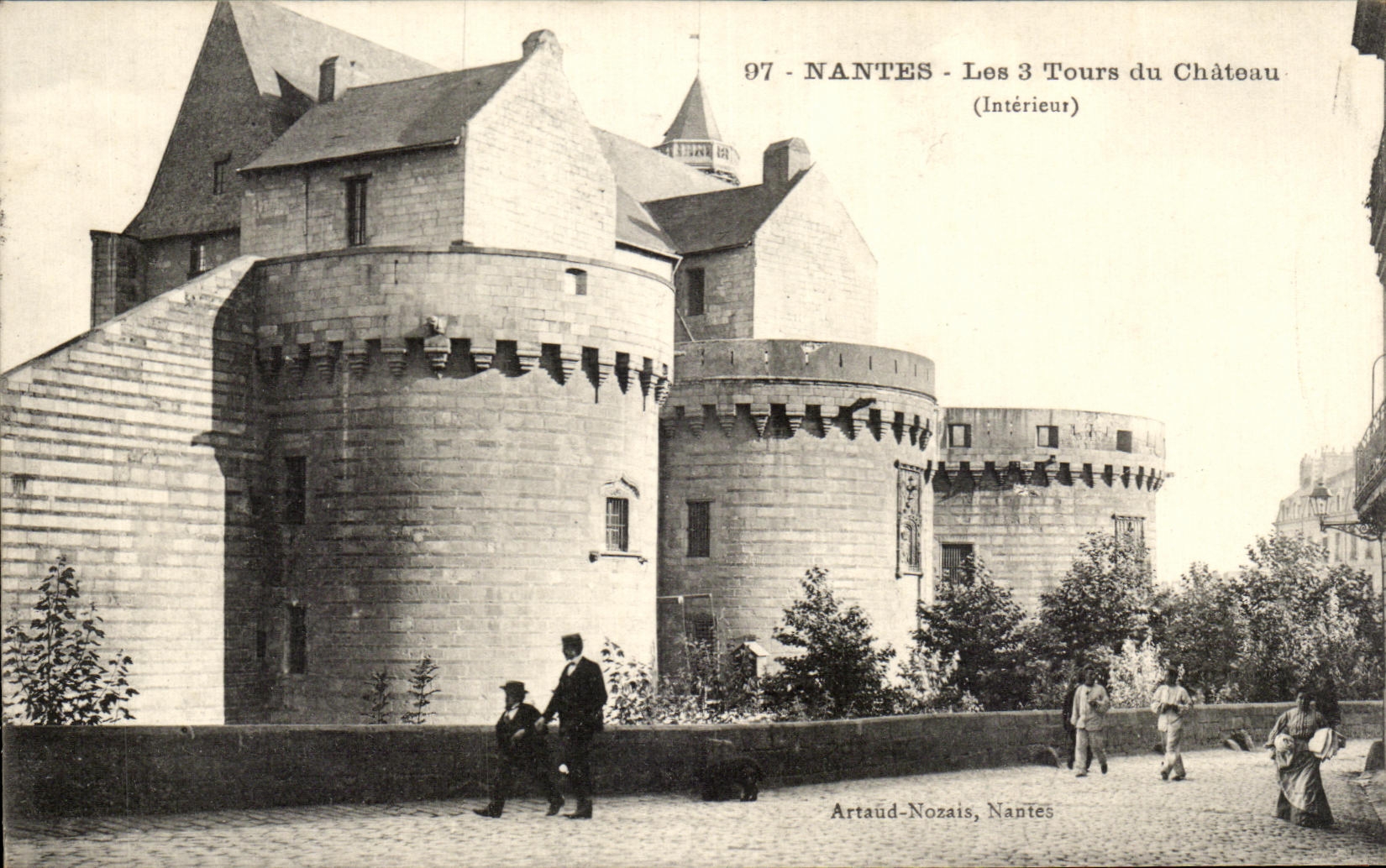 CPA Nantes Les Tours Du Chateau