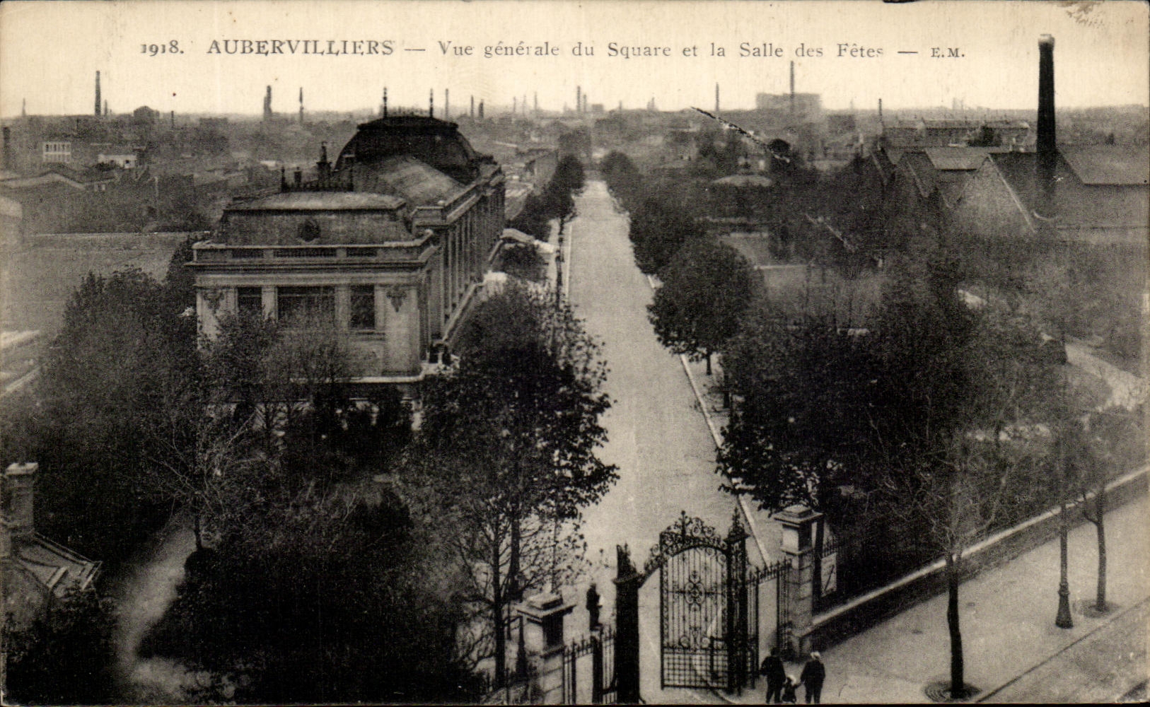 CPA Aubervilliers Vue Generale Du Square Et La Salle Des Fetes