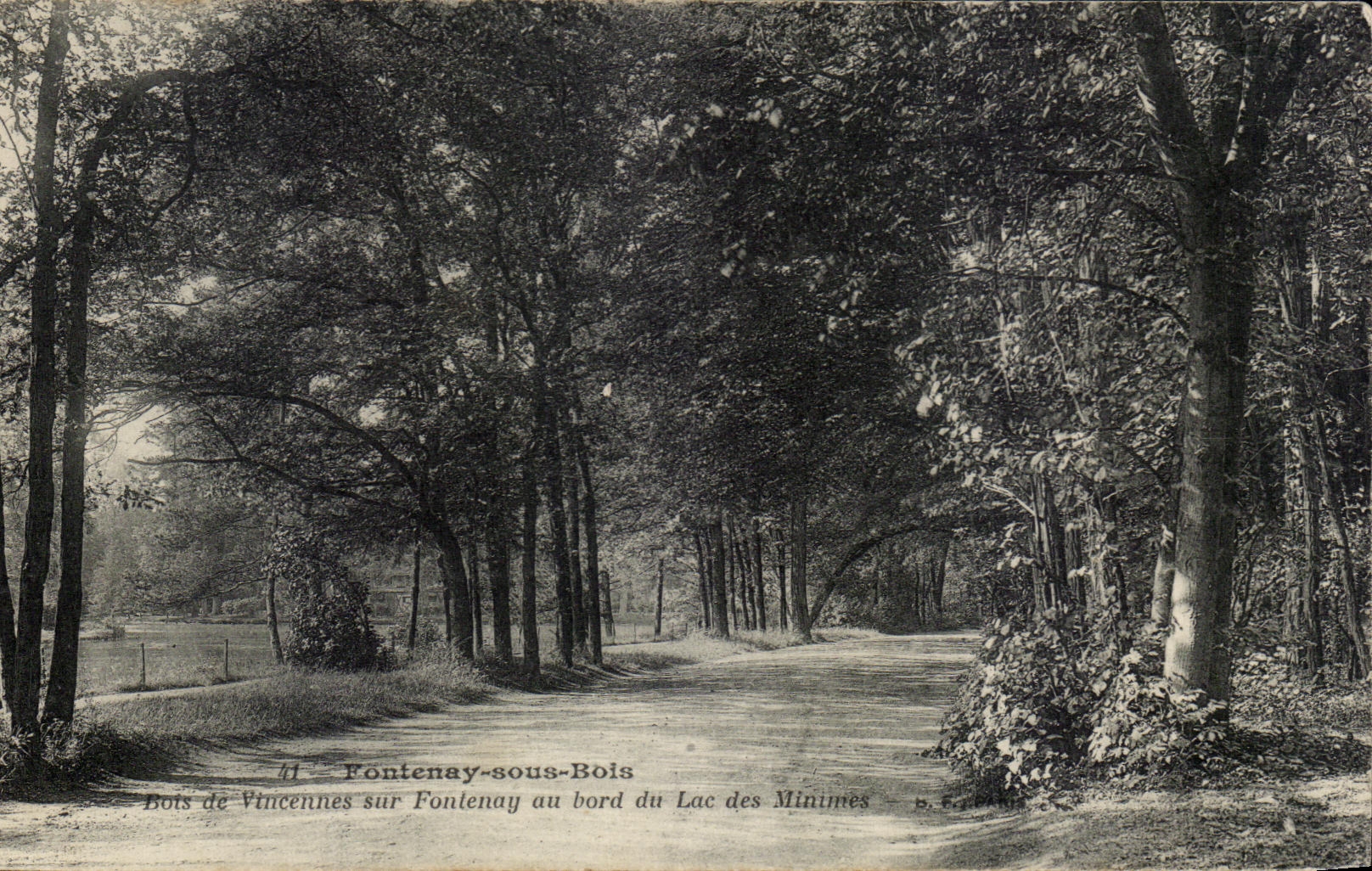 CPA Fontenay Sous bois Bois De vincennes Sur Fontenay Au bord du lac des Minimes