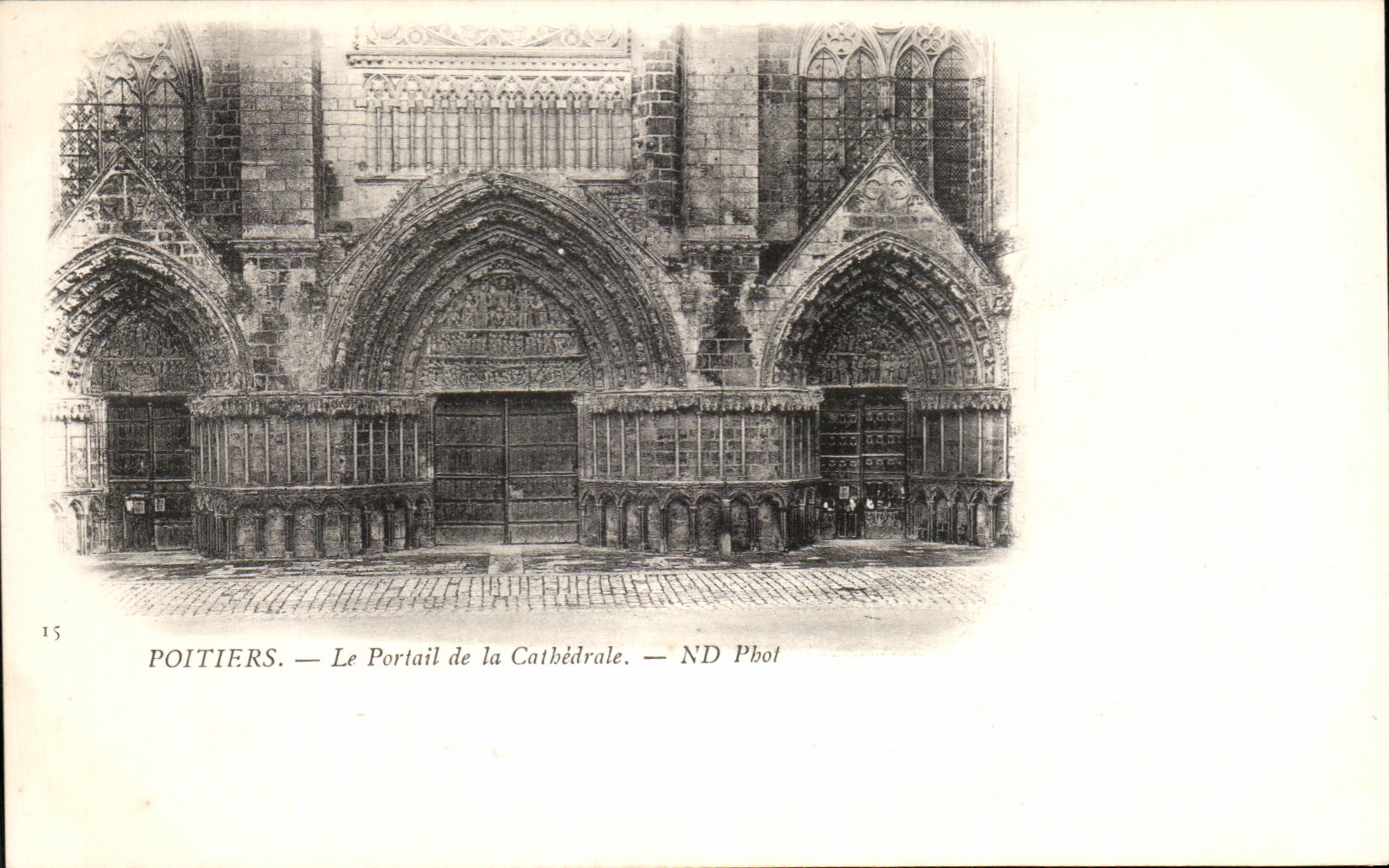 CPA Poitiers Le Portail de la Cathedrale
