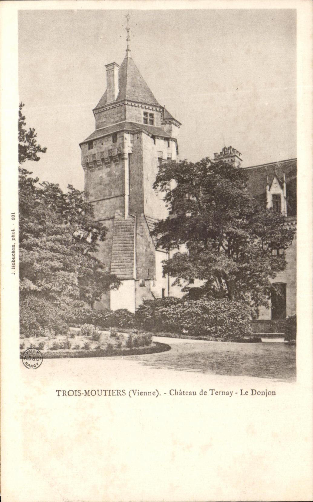 CPA Trois Moutiers Chateau de Ternay Le Donjon 