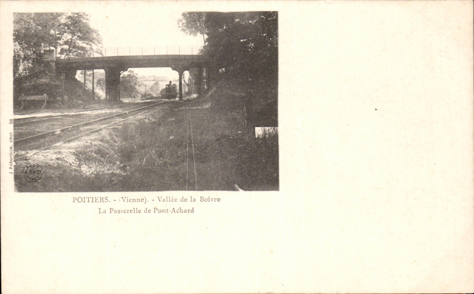 POITIERS - Vienne - Vallée de la Boivre - La Passerelle de Pont-Achard — J. Roburion phot.