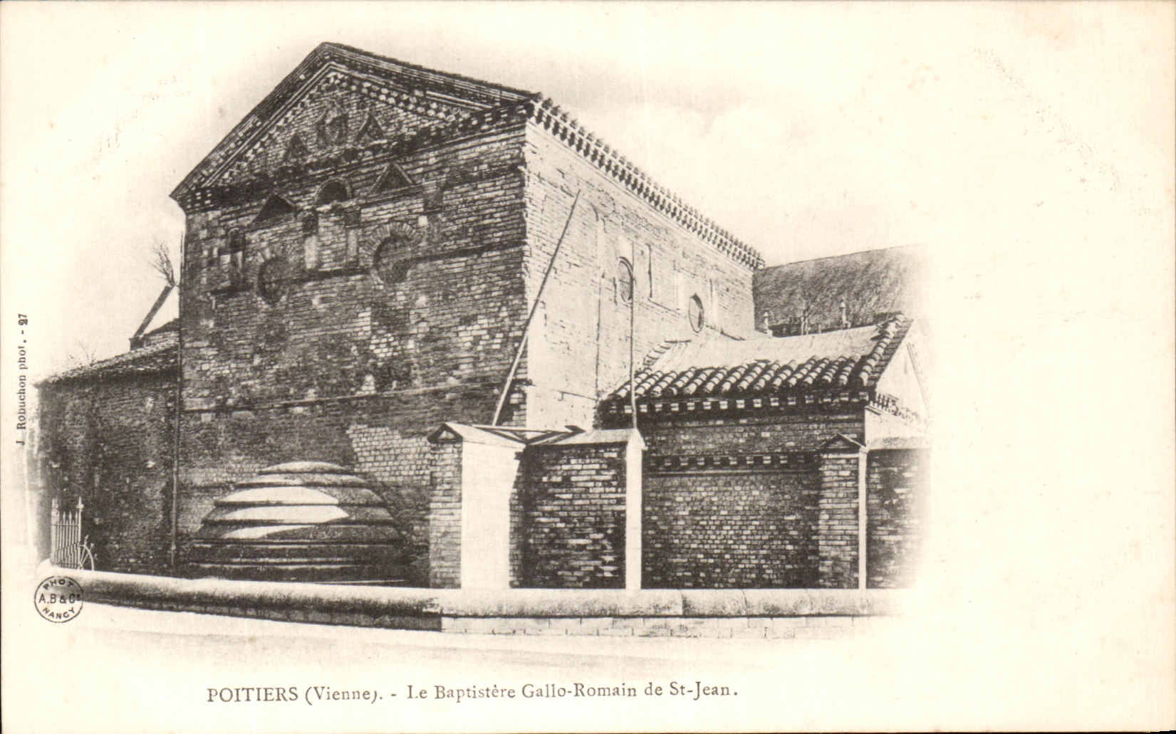 Poitiers (Vienne) - Le Baptistère Gallo-Romain de St-Jean — J. Roubouchon, n° 37
