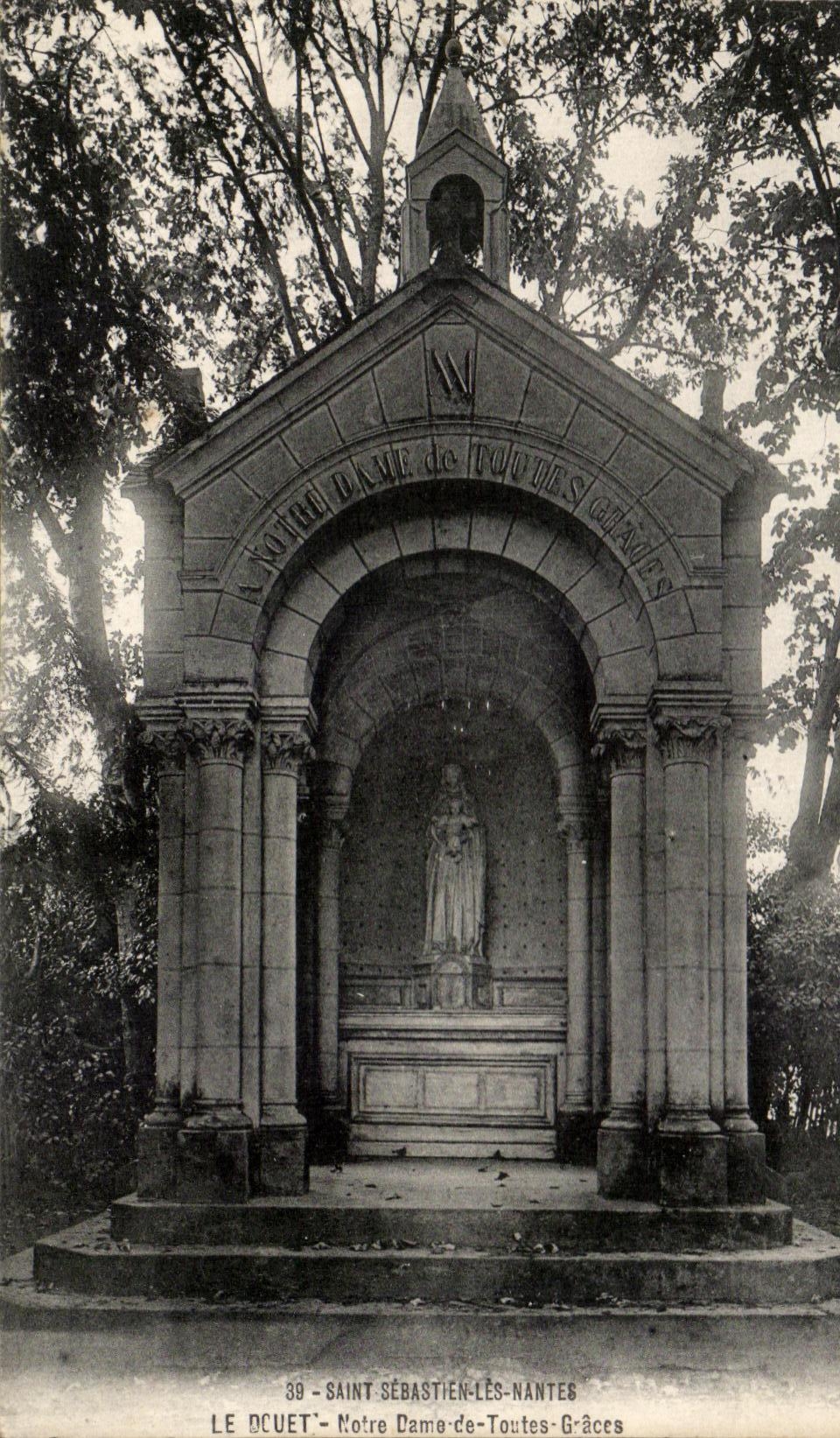 CPA Saint Sebastien Les Nantes Le douet Notre Dame de Toutes Graces 