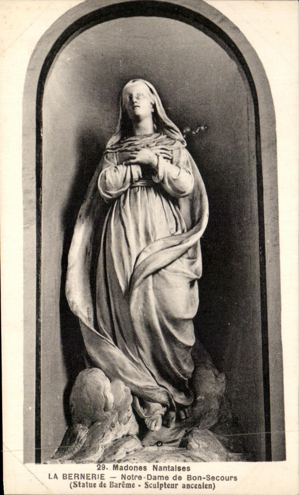 CPA Madones Nantaises La bernerie Notre dame de Bon Secours statue de Bareme 