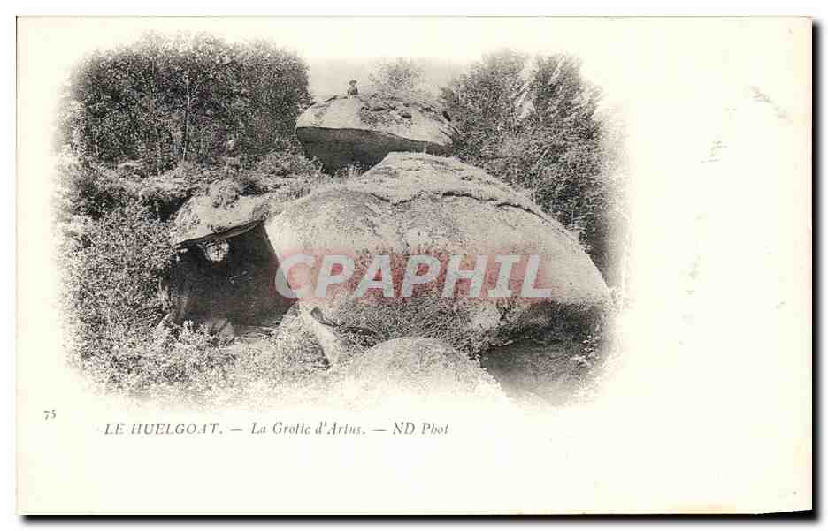 CPA Le Huelgoat La grotte d'Artus