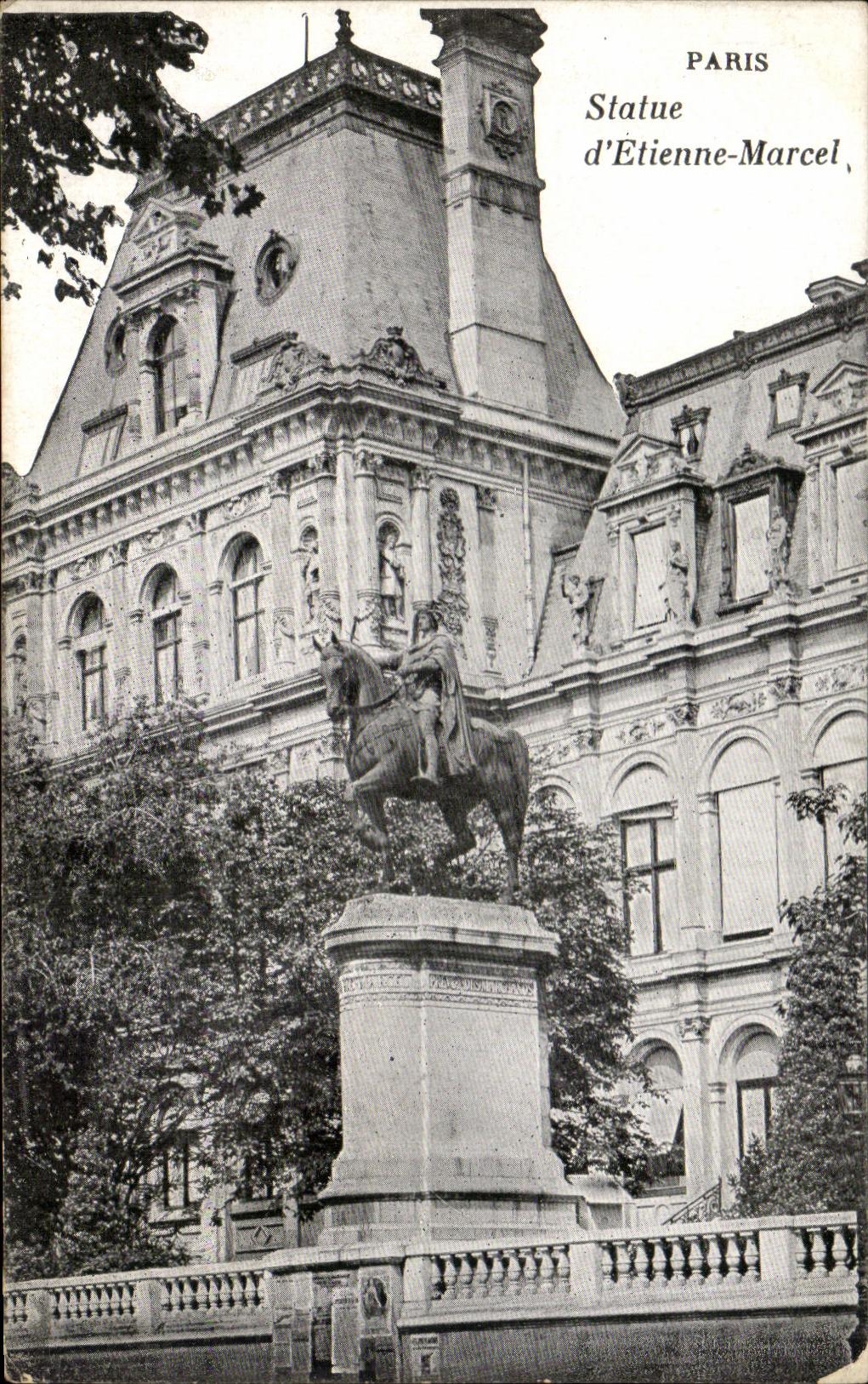 CPA Paris Statue D'Etienne Marcel