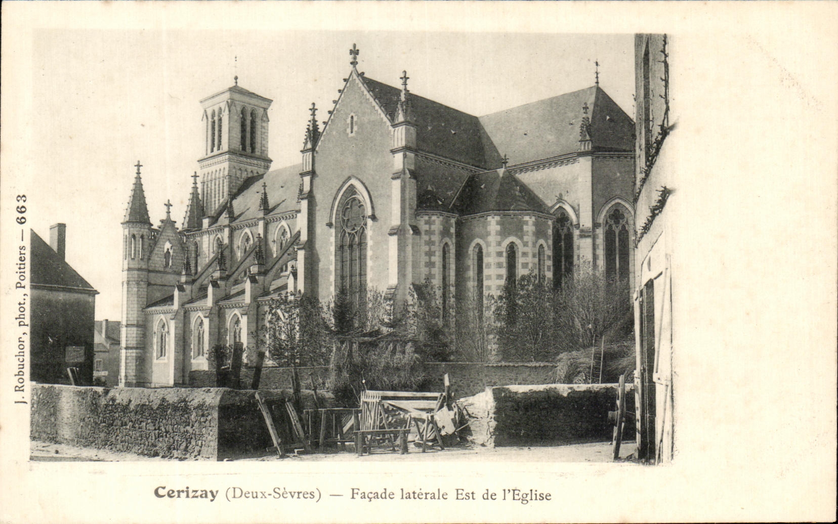 CPA Cerizay Facade Laterale Est De l'Eglise