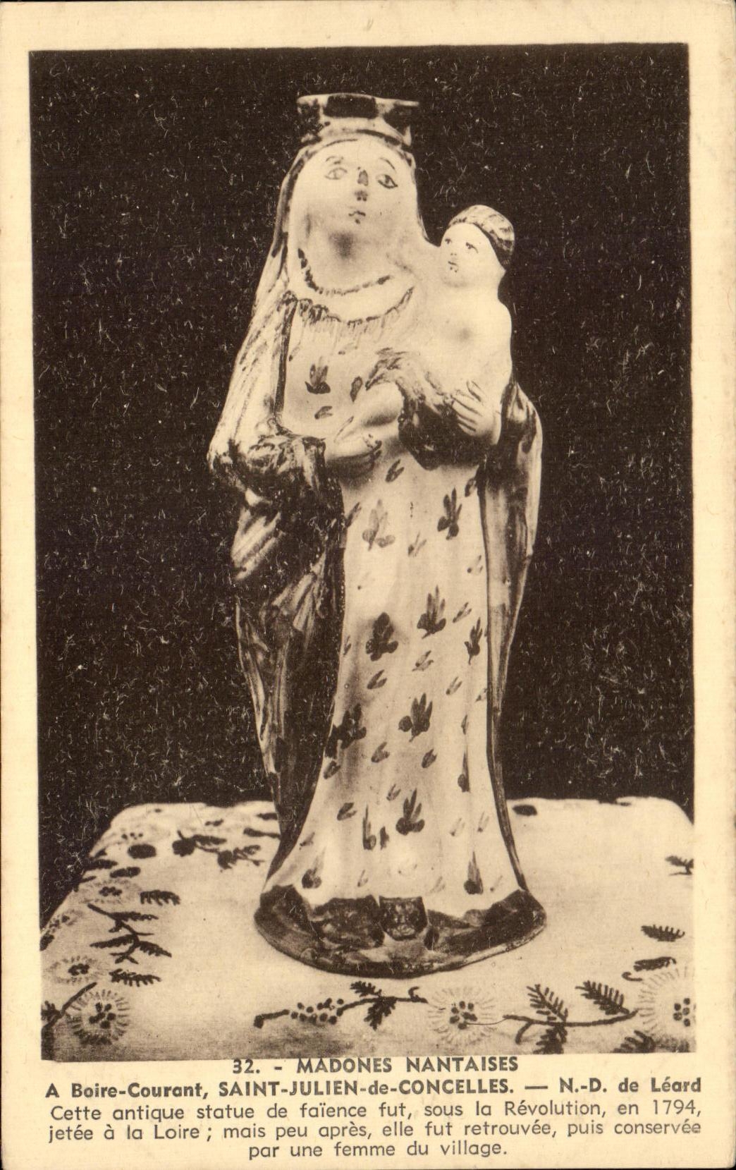 CPA Madones Nantaises A Boire Courant Saint Julien De Concelles ND de Leard