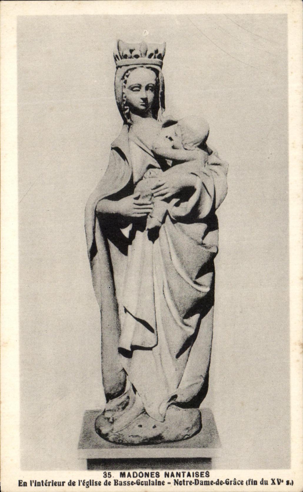 CPA Madones Nantaise en I'Interieur De L'Eglise De Basste Goulaine