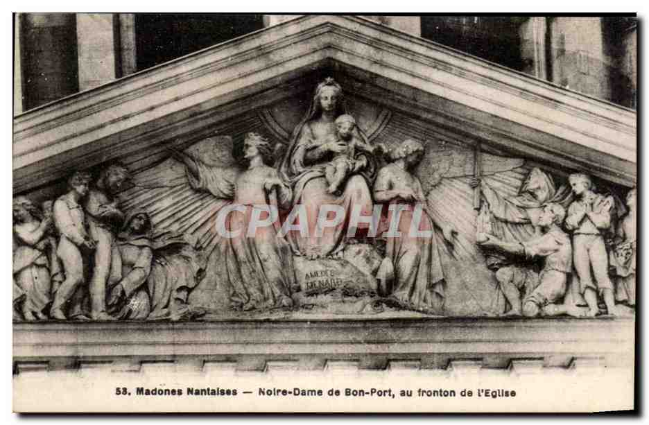 CPA Madones Nantaies Noire Dame De bon Port Au Fronton De l'Eglise