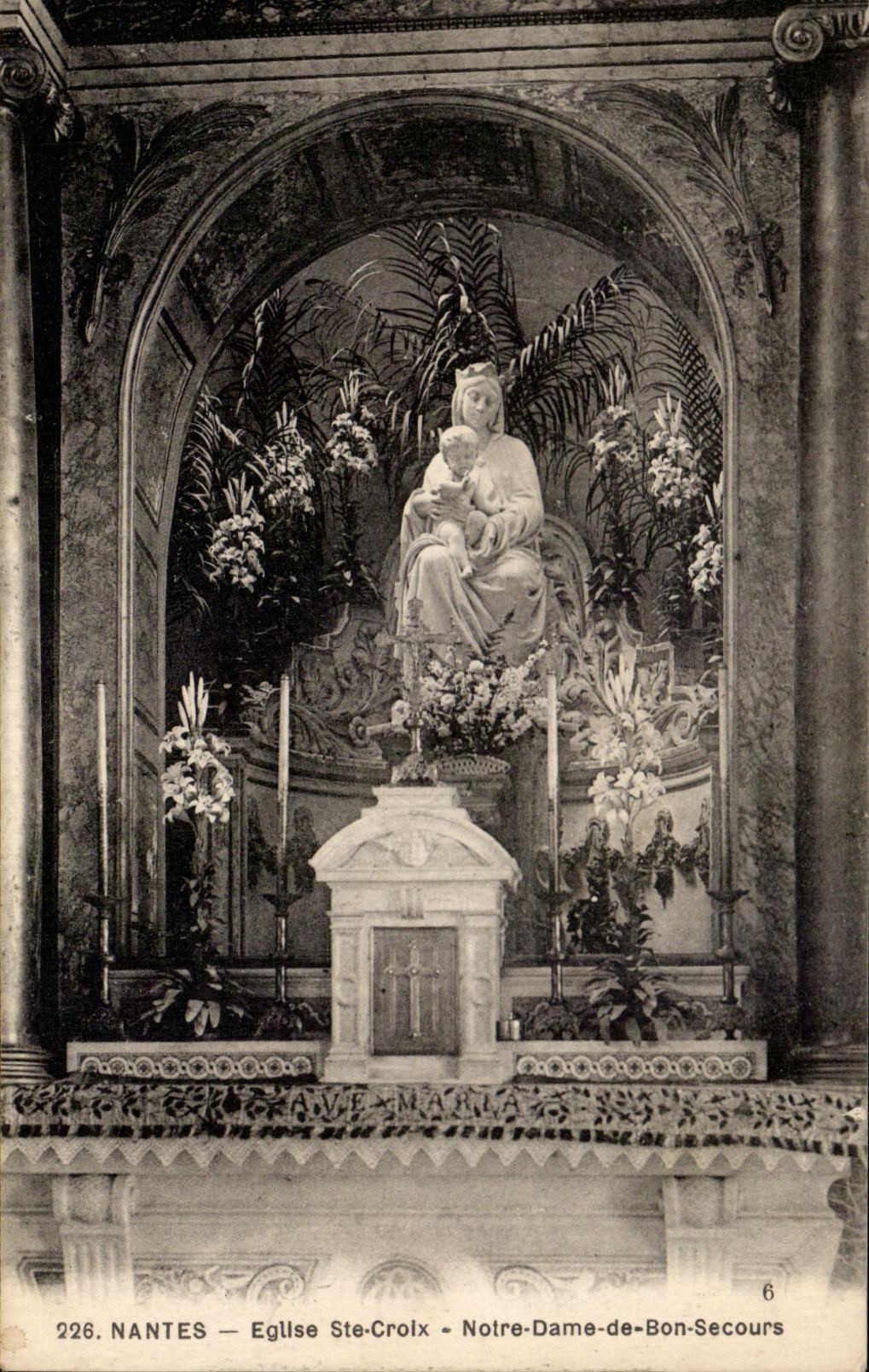 CPA Nantes Eglise Sainte Croix Notre dame de Bon Secours 