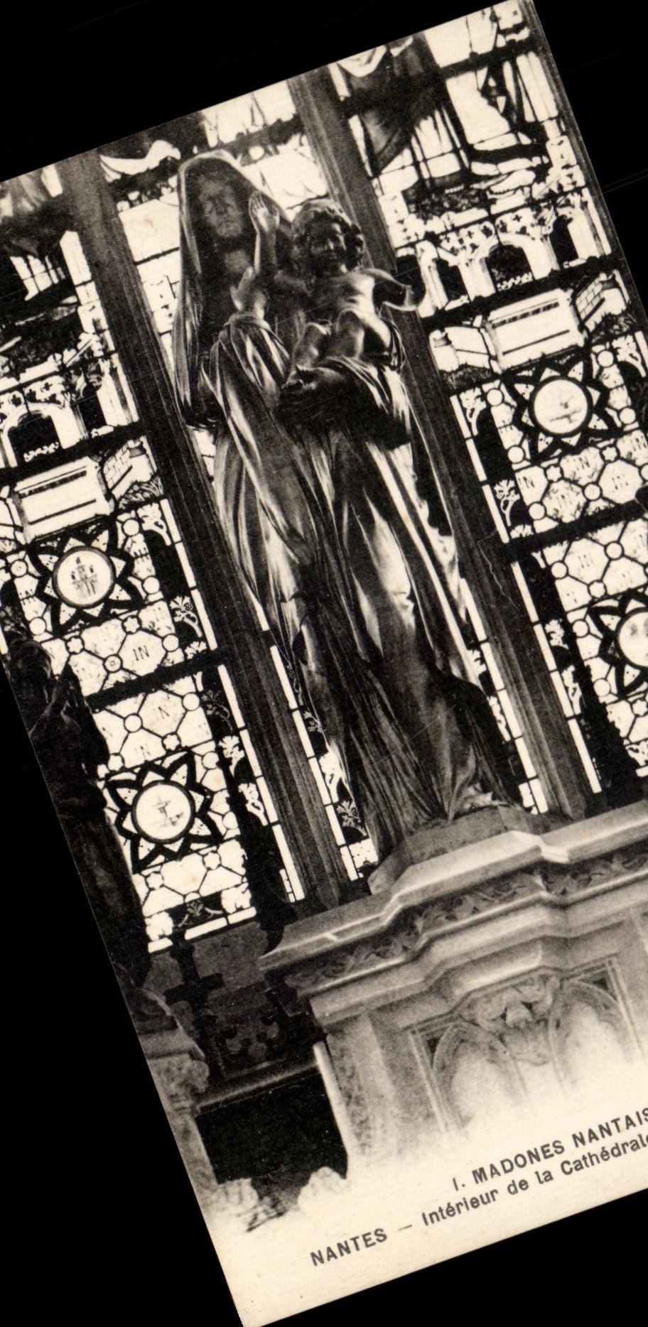 CPA Madones Nanteises Nantes Interieur de la cathedrale La vierge doree
