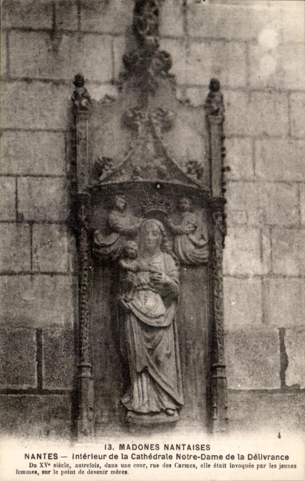 CPA Madones Nantaises Nantes Interieur de la Cathedrale Notre dame de la Delivrance 