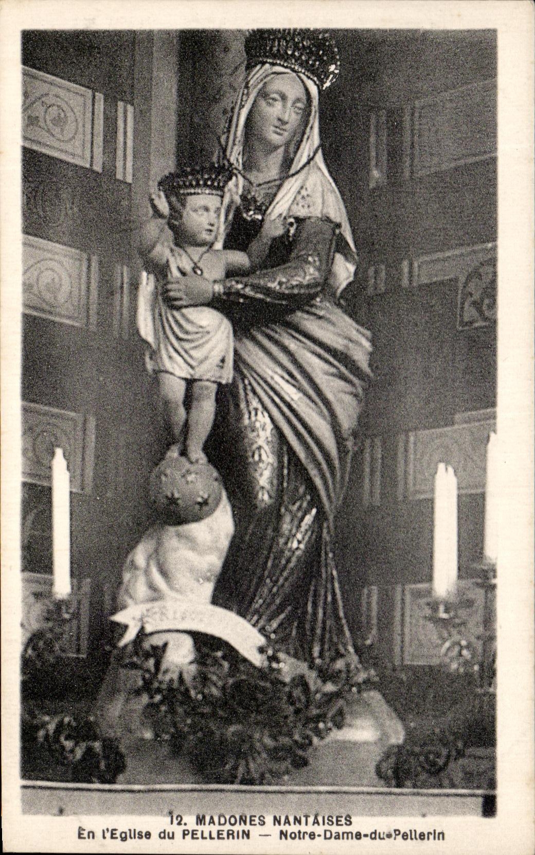 CPA Madones Nantaises En l'Eglise du Pellerin Notre dame du Pellerin 