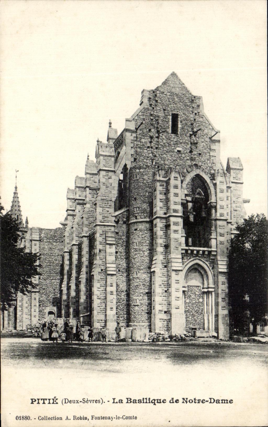 Pitié (Deux-Sèvres) - La Basilique de Notre-Dame - Collection A. Robin, Fontenay-le-Comte