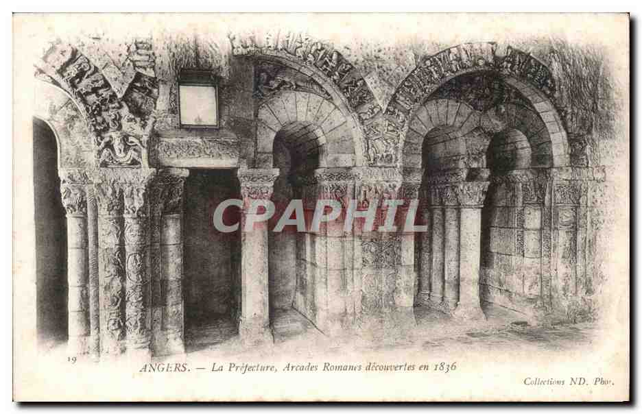 CPA Angers La Prefecture Arcades Romanes decouvertes en 1836