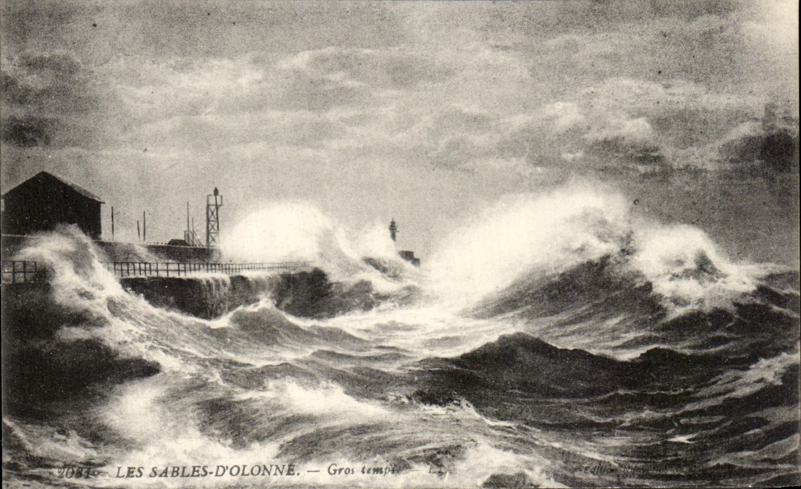 CPA Les Sables D'Olonne Gros temps
