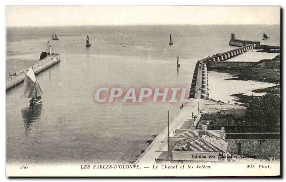 Les Sables-d'Olonne — Le Chenal et les Jetées — Edition des Nouvelles Galeries