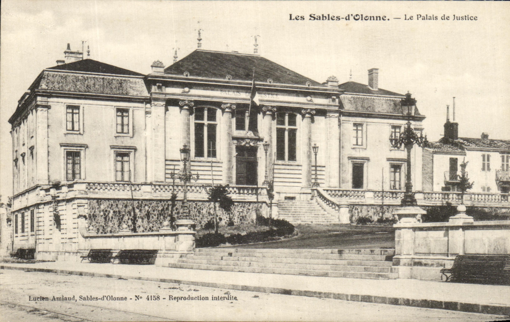 Les Sables-d'Olonne — Le Palais de Justice — Lucien Amiaud, N° 4158