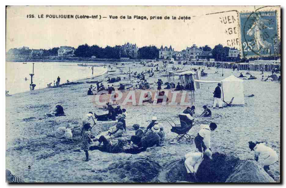 CPA Le Pouliguen Vue de la Plage prise de la Jetee