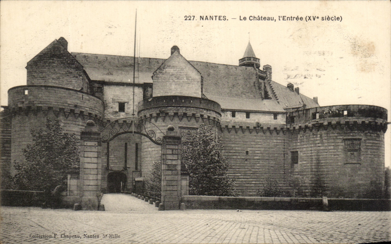 CPA Nantes Le Chateau Entree