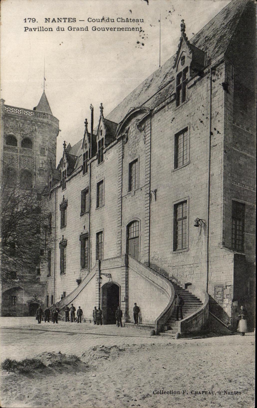 CPA Nantes Cour du Chateau Pavillon du Grand Gouvernement