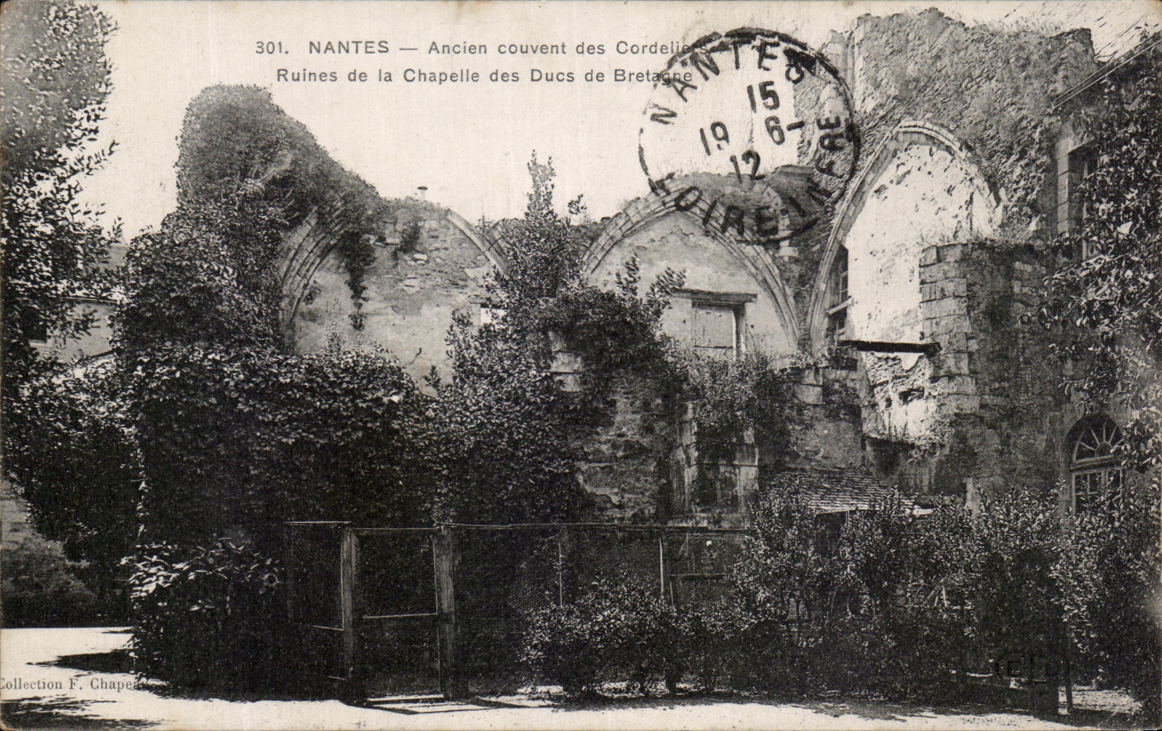 CPA Nantes Ancien couvent des Cordeliers Ruines de la Chapelle des Ducs de Bretagne