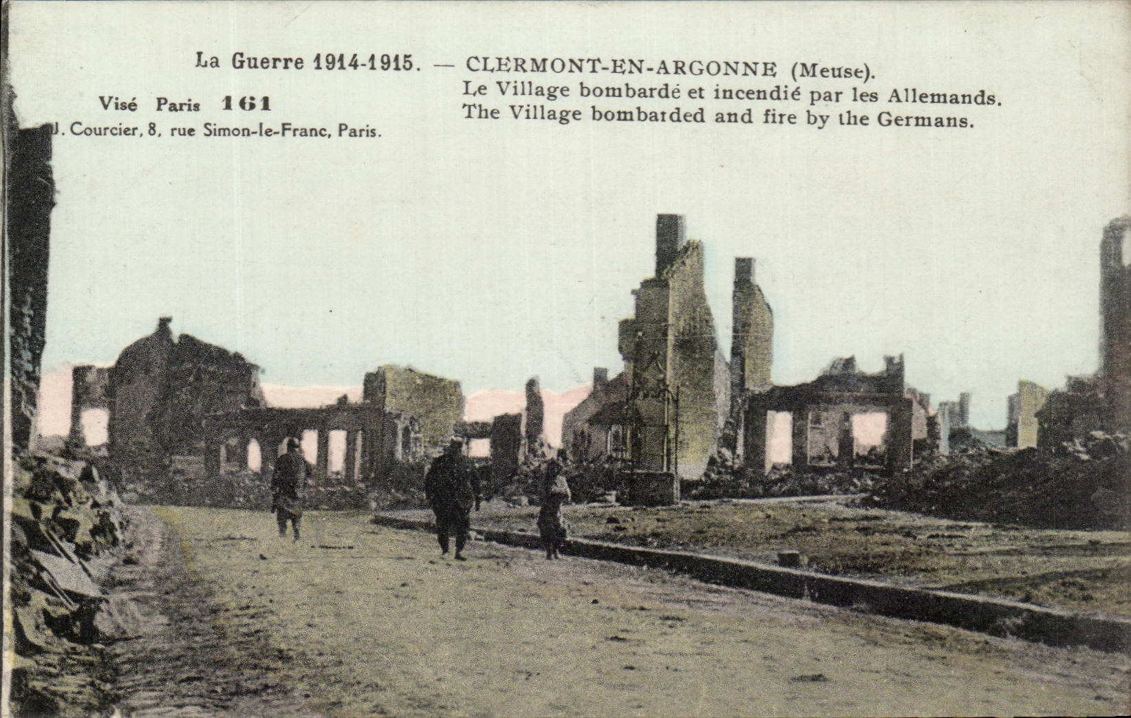 CPA Clermont En Argonne Le Village bombarde et incendie par les Allemands Militaria
