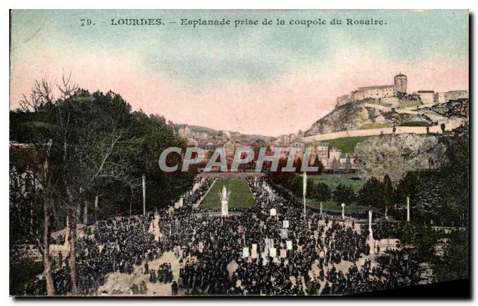 CPA Lourdes Esplanade prise de la Coupole du Rosaire