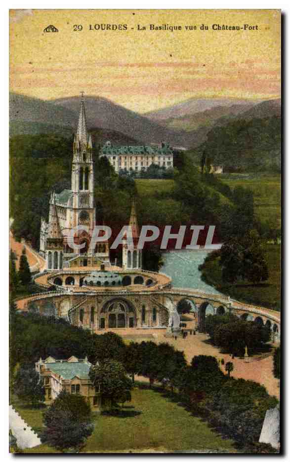 CPA Lourdes La Basilique vue du Chateau Port
