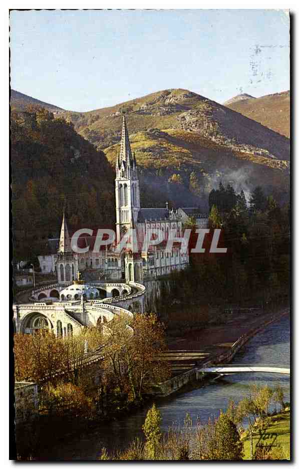 CPA Lourdes La Basilique et le Gave de Pau
