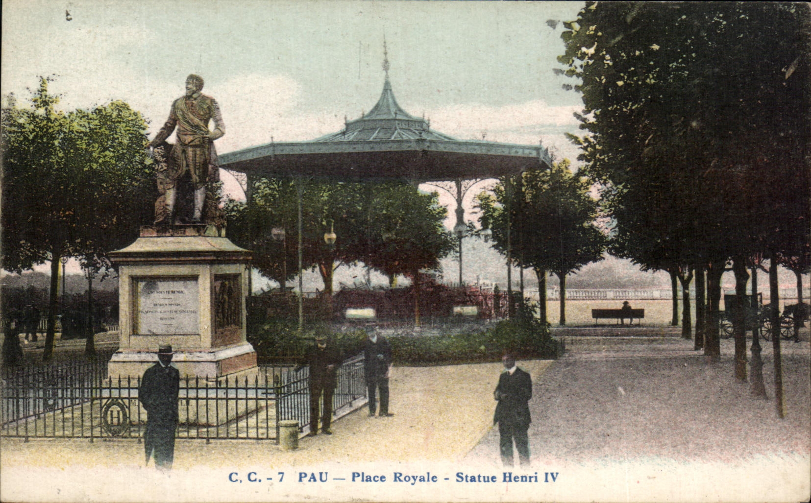 CPA Pau Place Royale Statue Henri IV