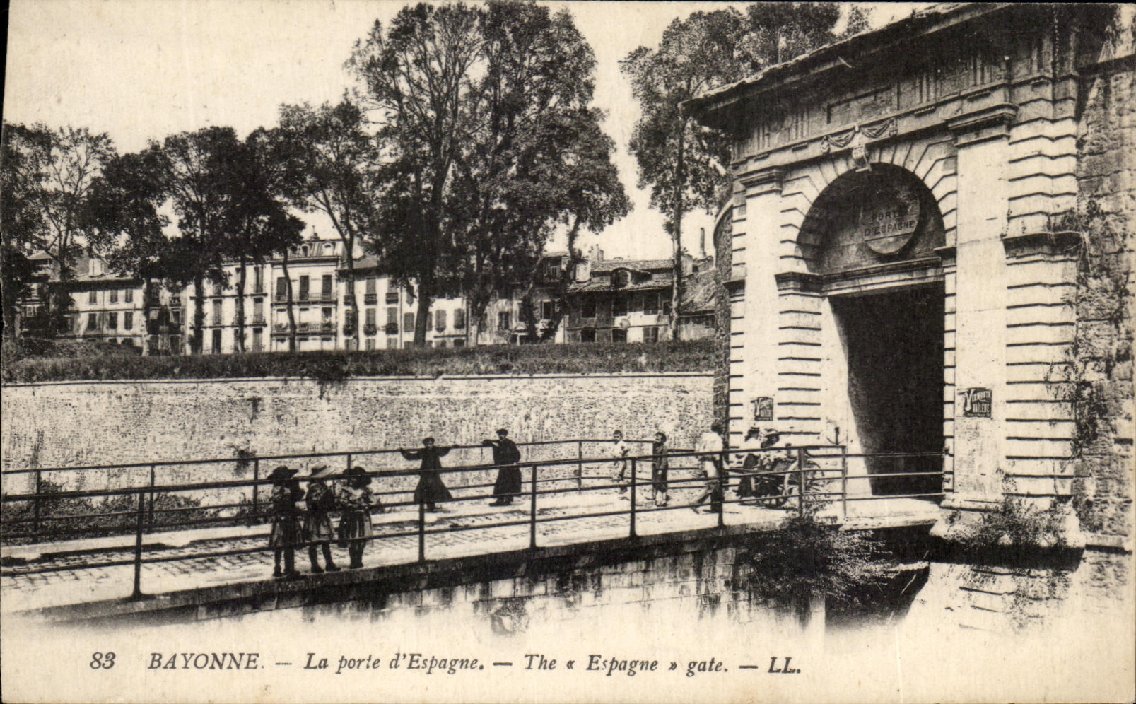 CPA Bayonne La Porte d'Espagne 