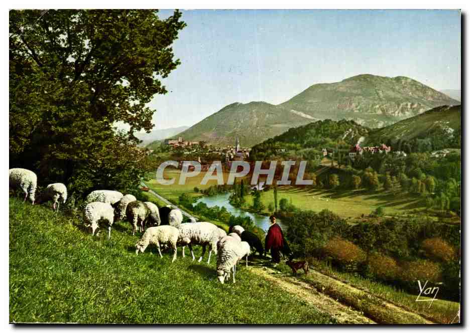 CPM Lourdes Nos Belles Pyrenees La Vallee et le Pic du Jer