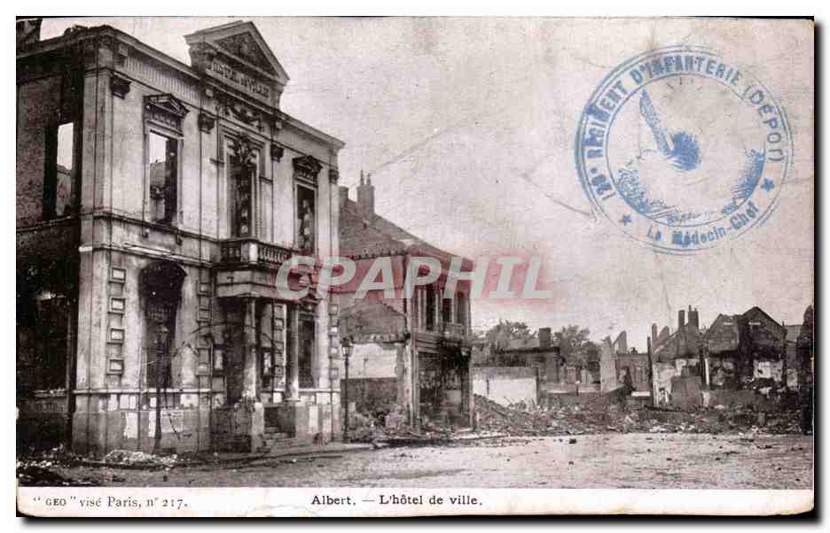 CPA Albert L'hotel de ville Militaria