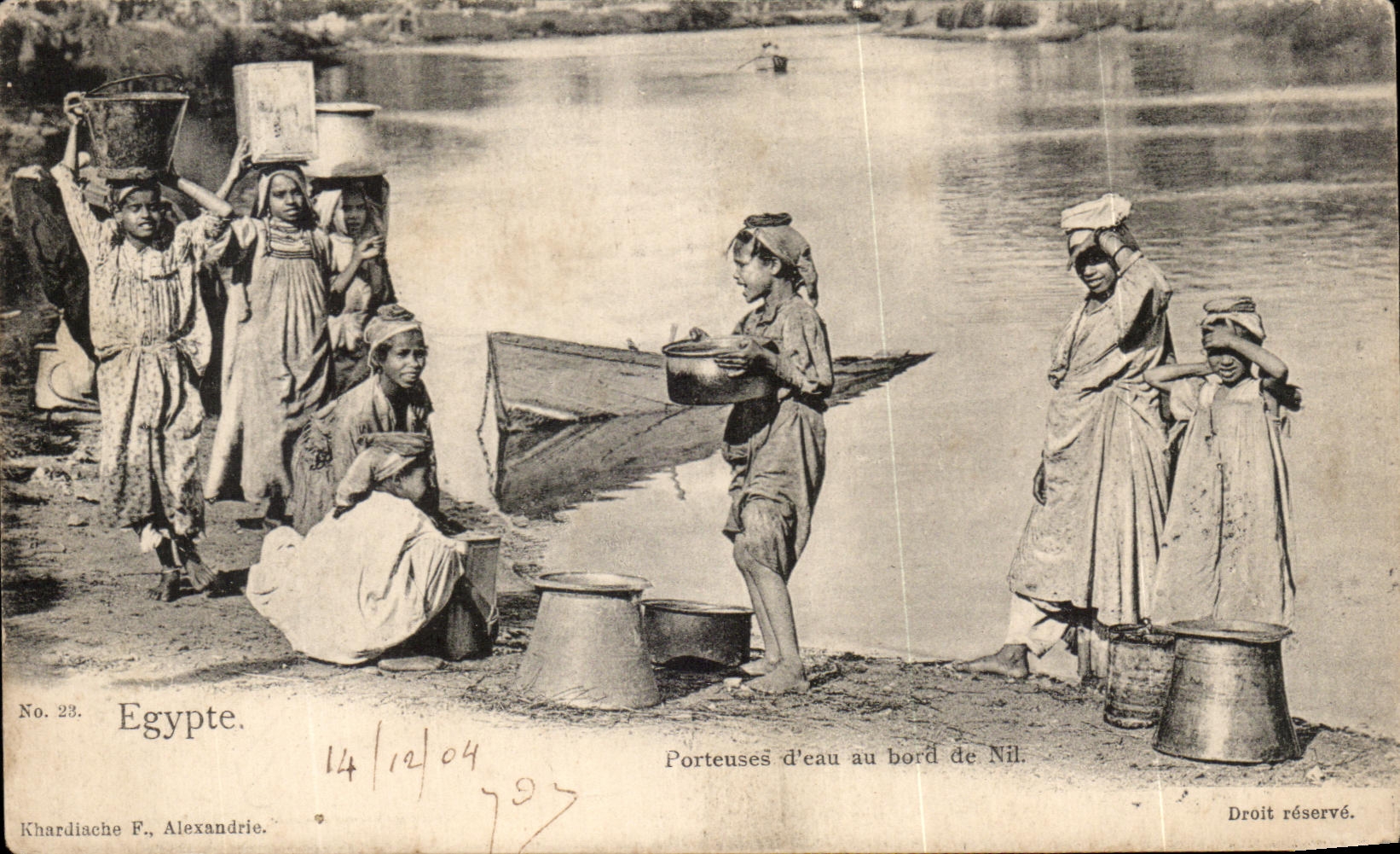 CPA Egypte Porteuses d'eau au bord de Nil Enfants