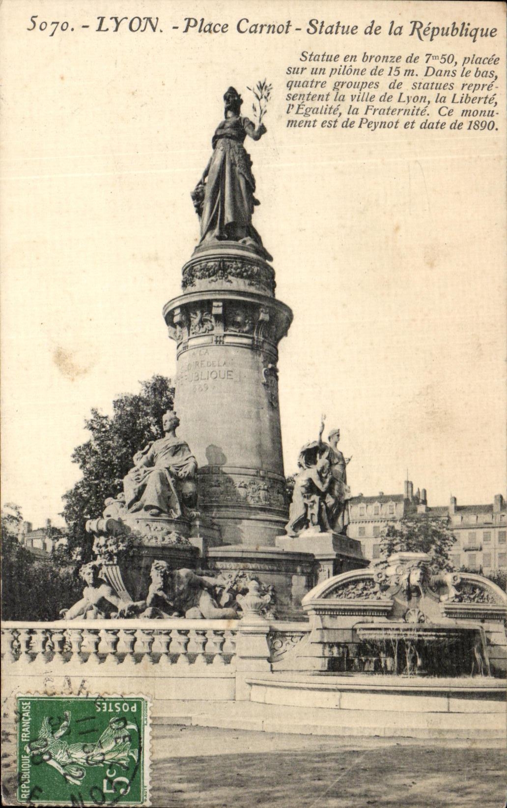 CPA Lyon Place Carnot Statue de la Republique