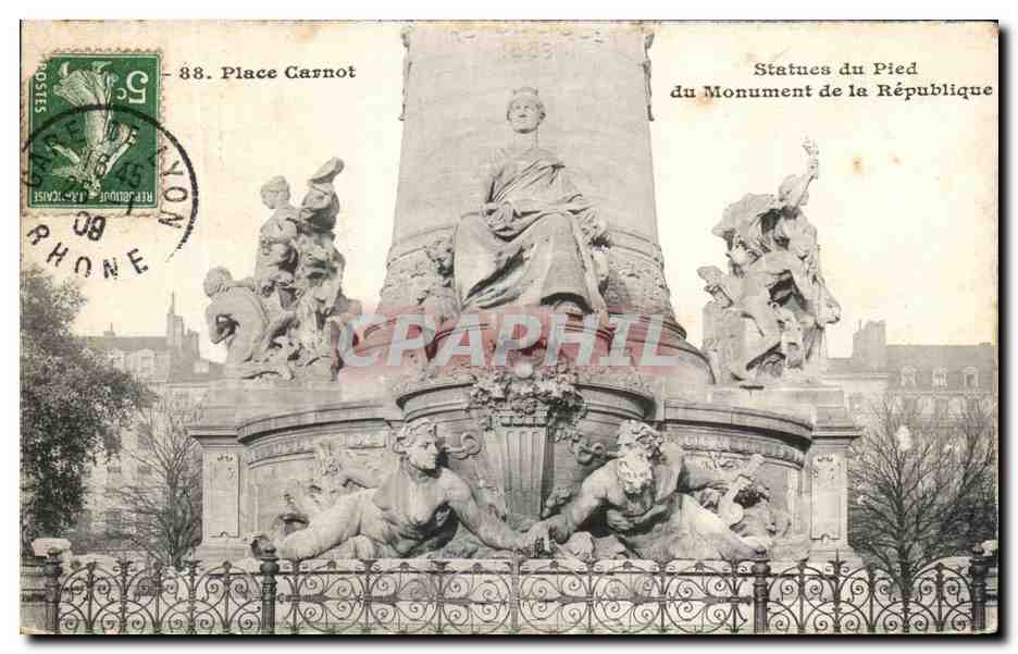 Place Carnot — Statues du Pied du Monument de la République — Éditeur non visible, n° 88